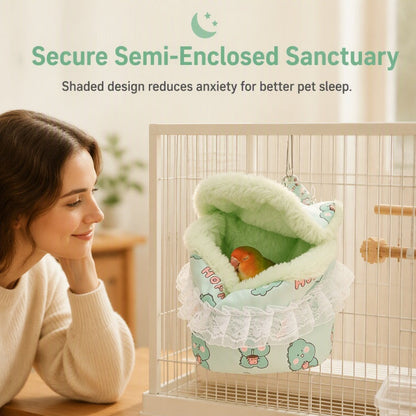 🦜 Warm Hanging Nest for Small Pets | Warm & Soft Plush Interior ☁️ | Semi-Closed Design with Sturdy Hooks 🪝 | For Lovebirds, Budgies, Hamsters and Flying Squirrels 🐾